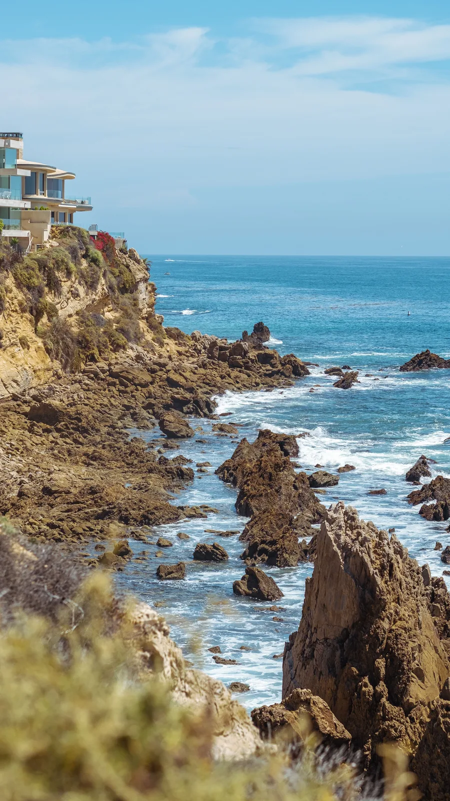 Cliffside homes above the Newport Beach coastline